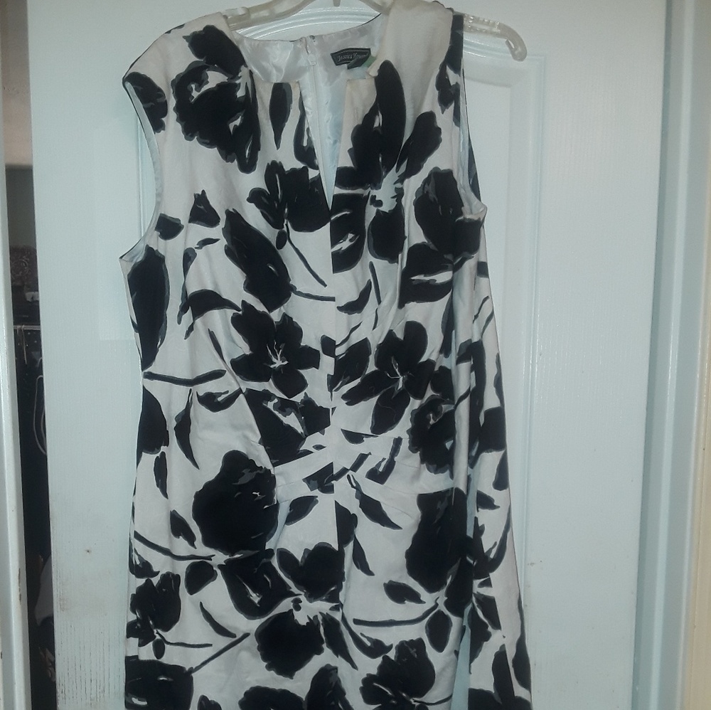 SOLD..7.21 to Lil.NDress...Jessica Howard - Picture 1 of 1